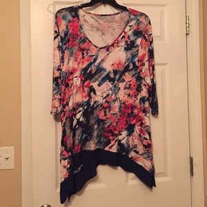 Love this top! Tunic for leggings. Side pockets