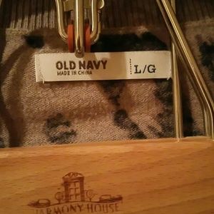 Old Navy Sweaters - Old Navy sweater animal print Old Navy Sweaters - Old Navy sweater animal print