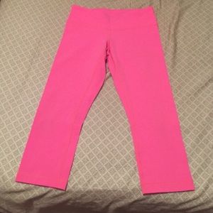 Authentic hot pink lululemon work out crop pants