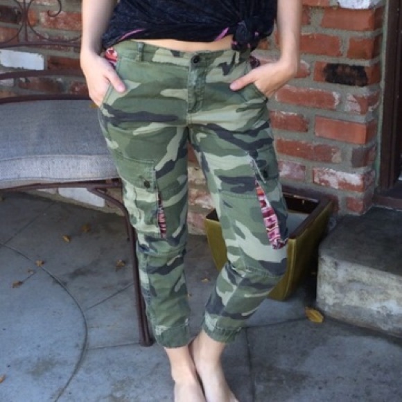 Urban outfitters camo pants