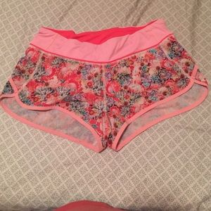 Floral authentic lululemon shorts!