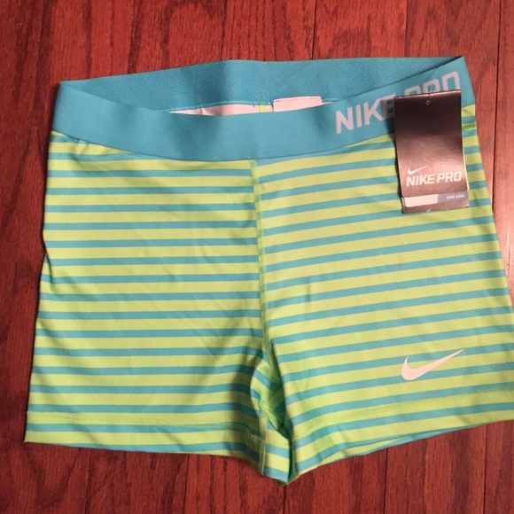 🏃Ladies Nike Pro Training Shorts