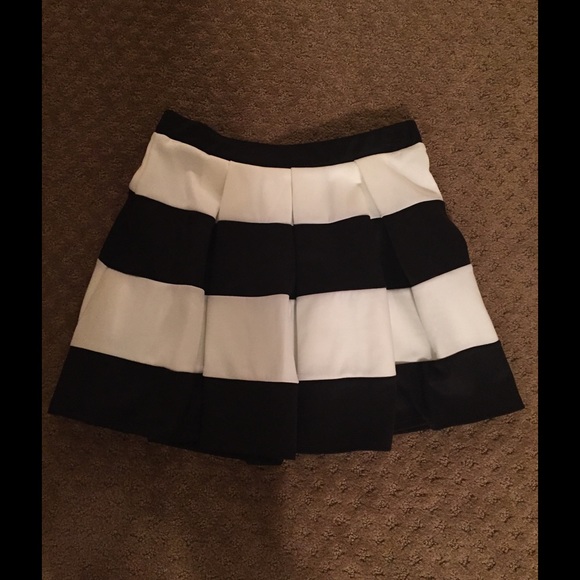 Black and white skater skirt