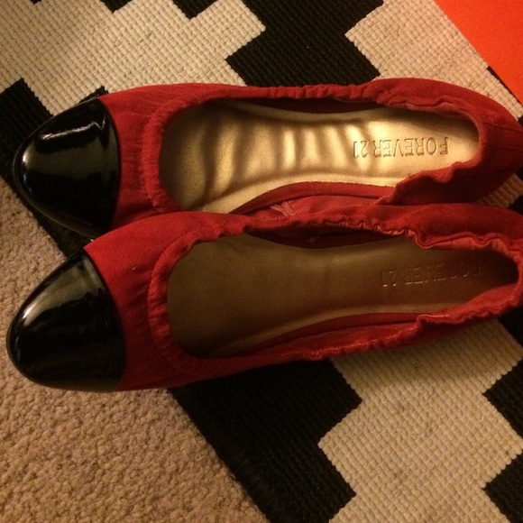 Forever 21 Maroon suede flat - Picture 2 of 3