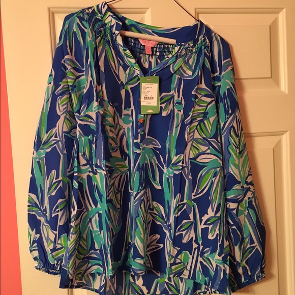 Brand new Elsa size small