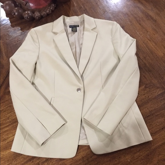 Blazer - Picture 2 of 3