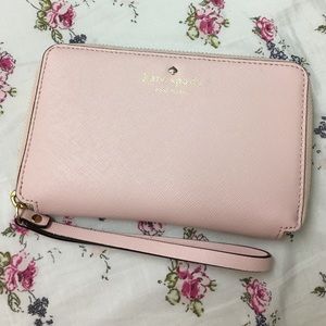 ❤️REDUCED❤️Kate spade tech Laurie wristlet