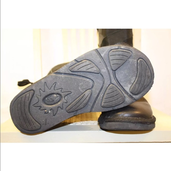 SOLD—UGG AUSTRALIA COLLECTION LTD Leather Boot - Picture 4 of 7