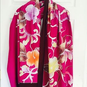 Beautiful and bright Polynesia inspired wrap