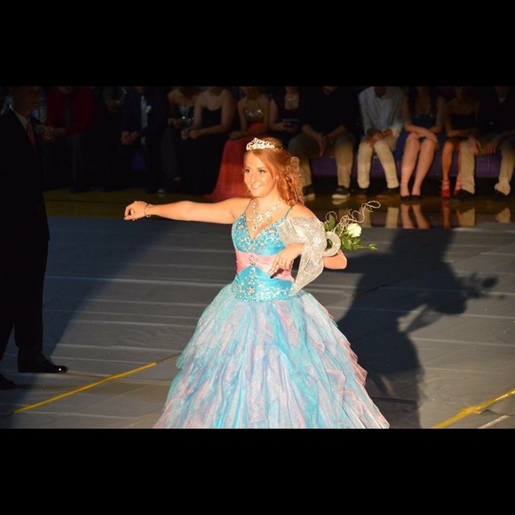 gorgeous prom ball gown