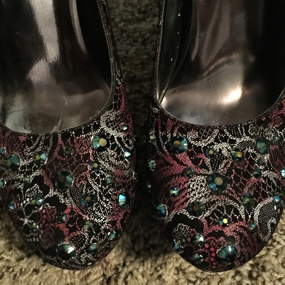 🎉SALE🎉Carlos Santana Lace Print/Rhinestone - Picture 3 of 4