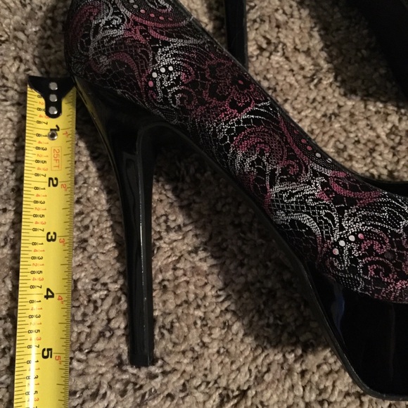 🎉SALE🎉Carlos Santana Lace Print/Rhinestone - Picture 4 of 4