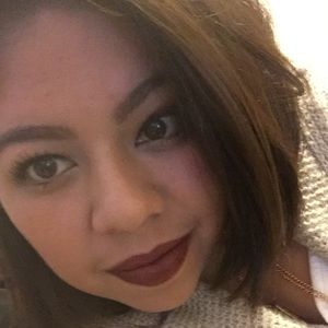 Meet your Posher, Cinthia