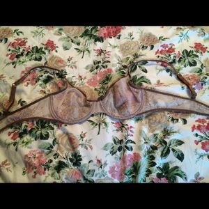 Cute DKNY lace bra. Worn one for size. No tags