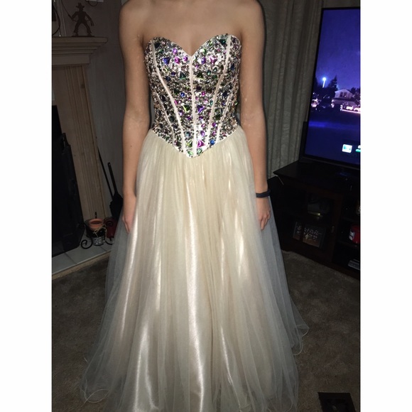 Beige Prom Dress - Picture 1 of 4