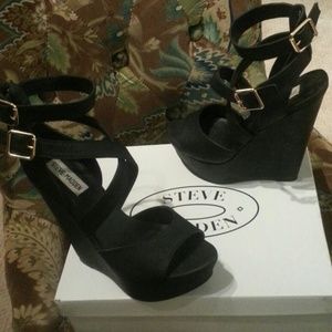 STEVE MADDEN WEDGE HEELS