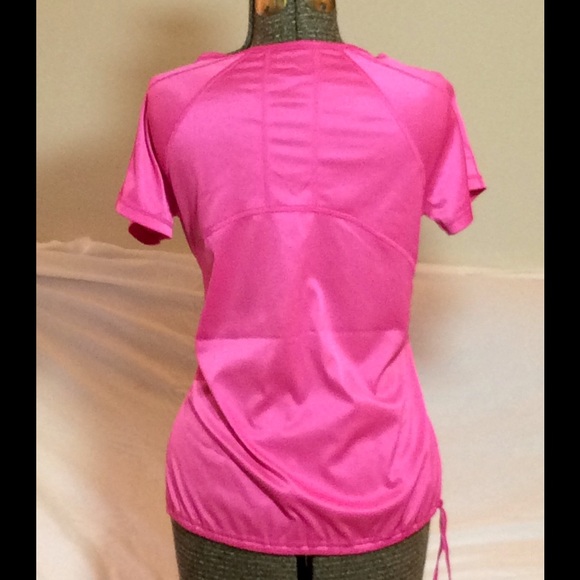 Womens Reebok top. - Picture 2 of 2