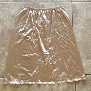 Silky nude half slip size S