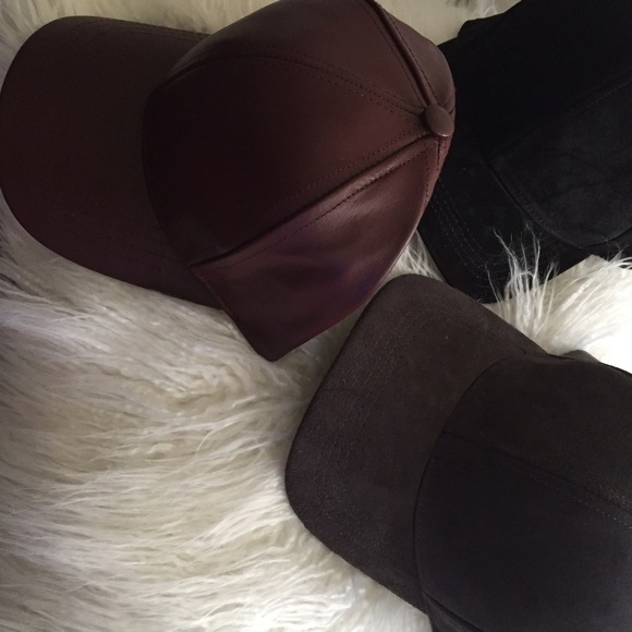 Burgundy cap - Picture 1 of 1