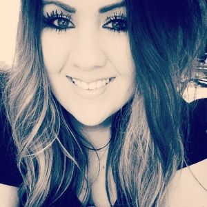 Meet your Posher, Alyssa