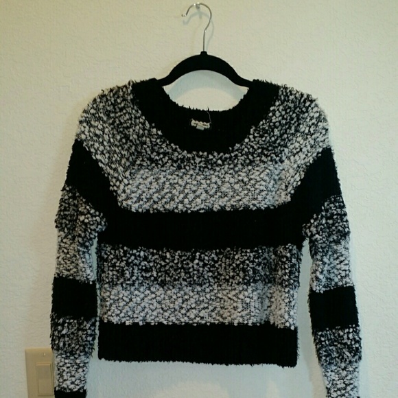 Black and White Striped Sweater - Picture 1 of 3