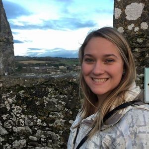 Meet your Posher, Stephanie