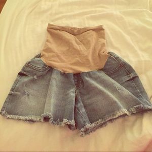 Maternity shorts