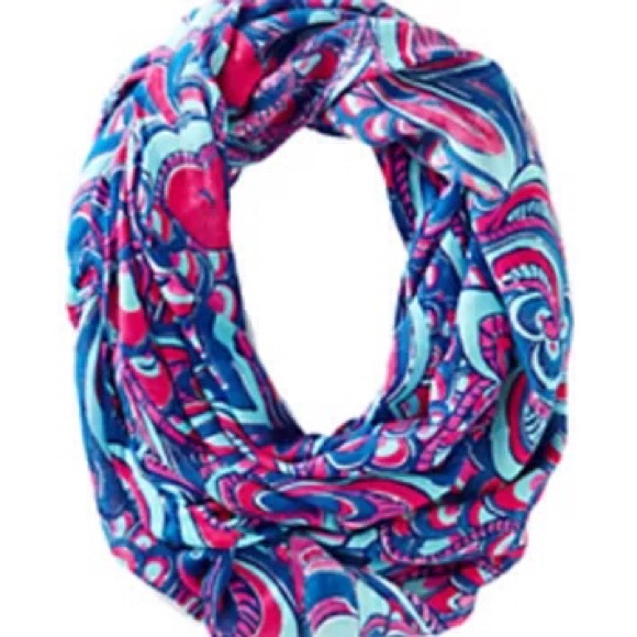 ❌SOLD❌Lilly Pulitzer Riley Infinity Loop Scarf - Picture 2 of 4