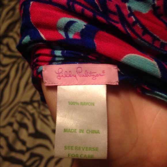 ❌SOLD❌Lilly Pulitzer Riley Infinity Loop Scarf - Picture 4 of 4