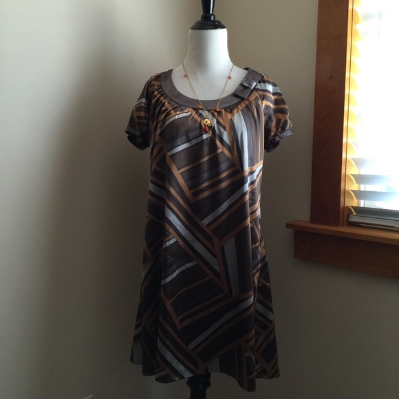 BCBG MAX AZRIA TONAL GEO PRINT SHIFT DRESS SZ S - Picture 1 of 3