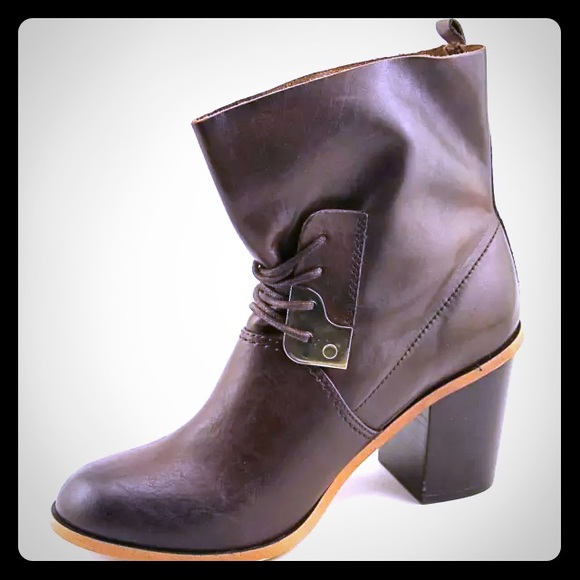 Kensie Shoes - Brown Block heel ankle booties