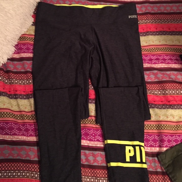 VS PINK ultimate yoga leggings