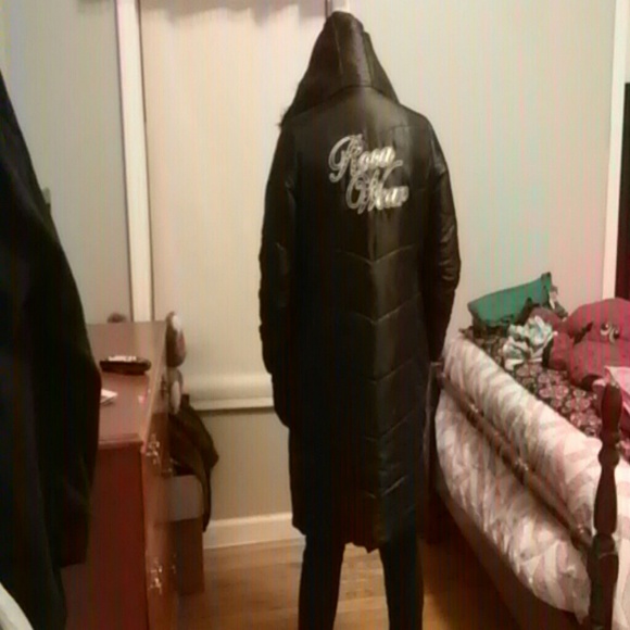 Black knee length coat buy!!! - Picture 2 of 4