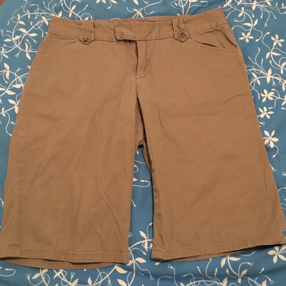 Banana Republic stretch shorts, size 4. Khaki.