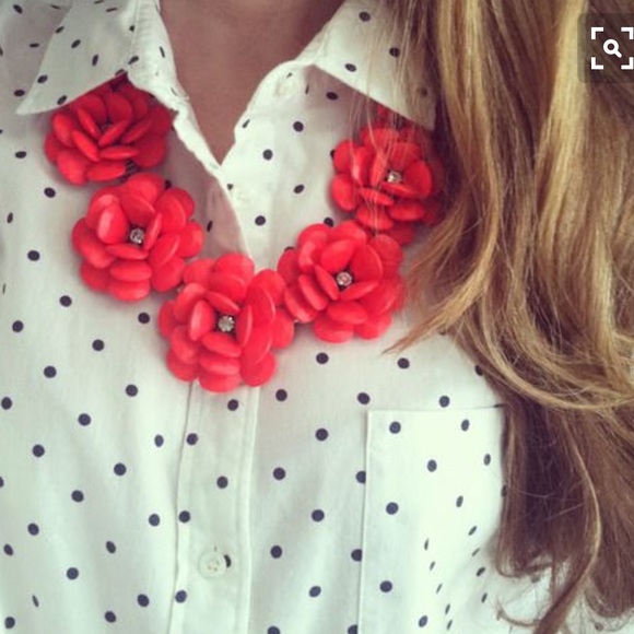 J. Crew Jewelry - J Crew Coral Flower Necklace J. Crew Jewelry - J Crew Coral Flower Necklace