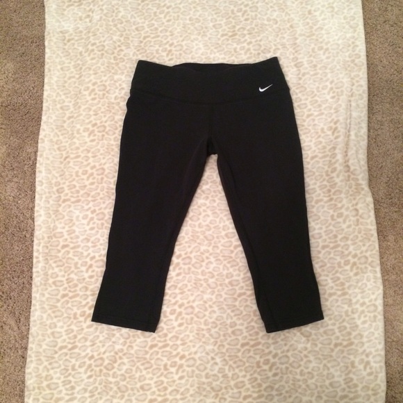 Nike dri-fit Capri leggings