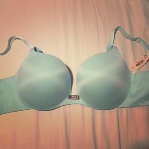 NWT Victoria's Secret 32DD Incredible Demi Bra