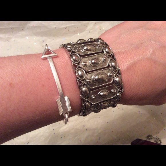 Brushed silver arrow bracelet