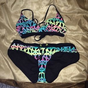 Peace sign bathing suit ⛱👙
