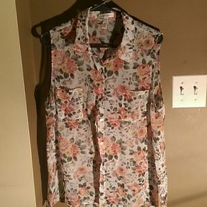 Floral patterned sleeveless button up size