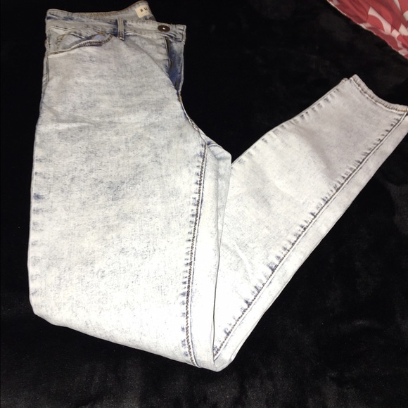 Size 5 super high rise Bullhead skinny jeans