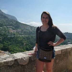 Meet your Posher, Adrianne