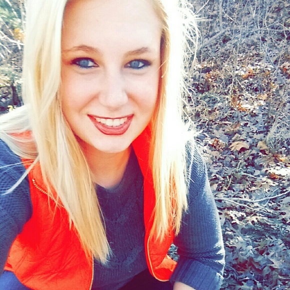 Meet your Posher, Kelly - Picture 1 of 1