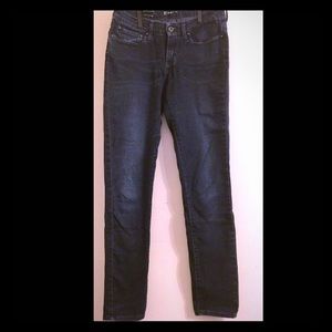 Dark blue Levi's skinny jeans