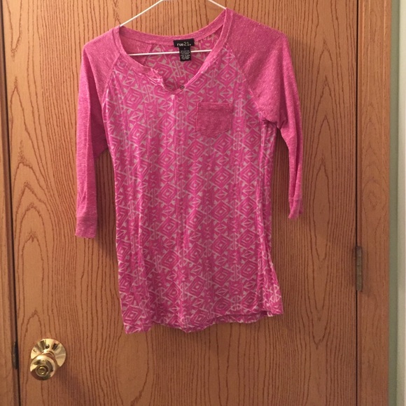 Varsity style t-shirt with elbow length sleeves