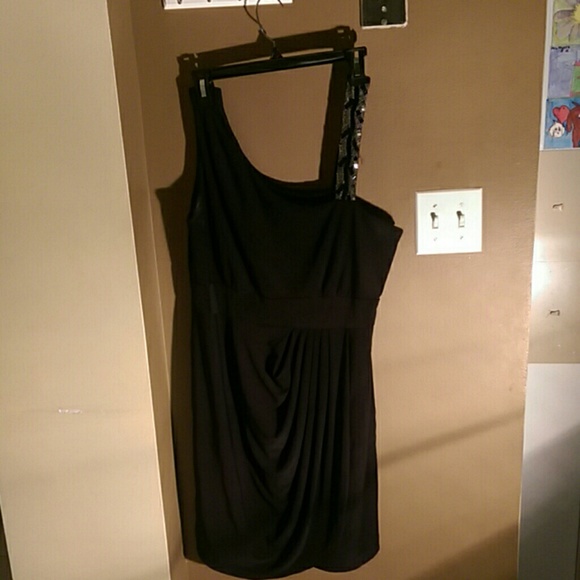 Short black dress size 14