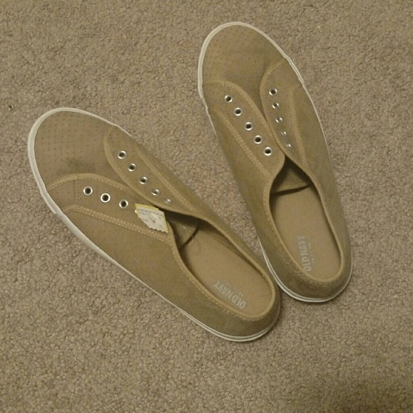 Tan Tennys