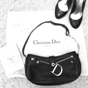 Authentic Christian Dior hand bag!💋