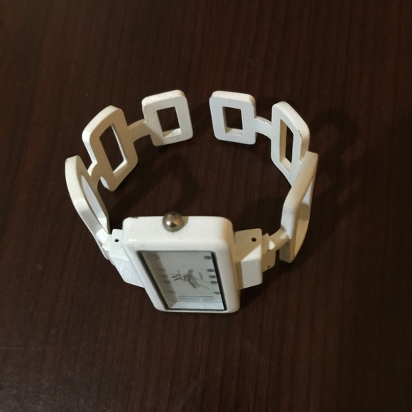 Watch - Picture 2 of 2