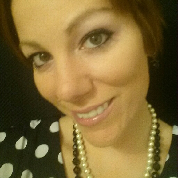 Meet your Posher, Katherine🐧✌💎💖🐘🎤🎸😆 - Picture 2 of 4